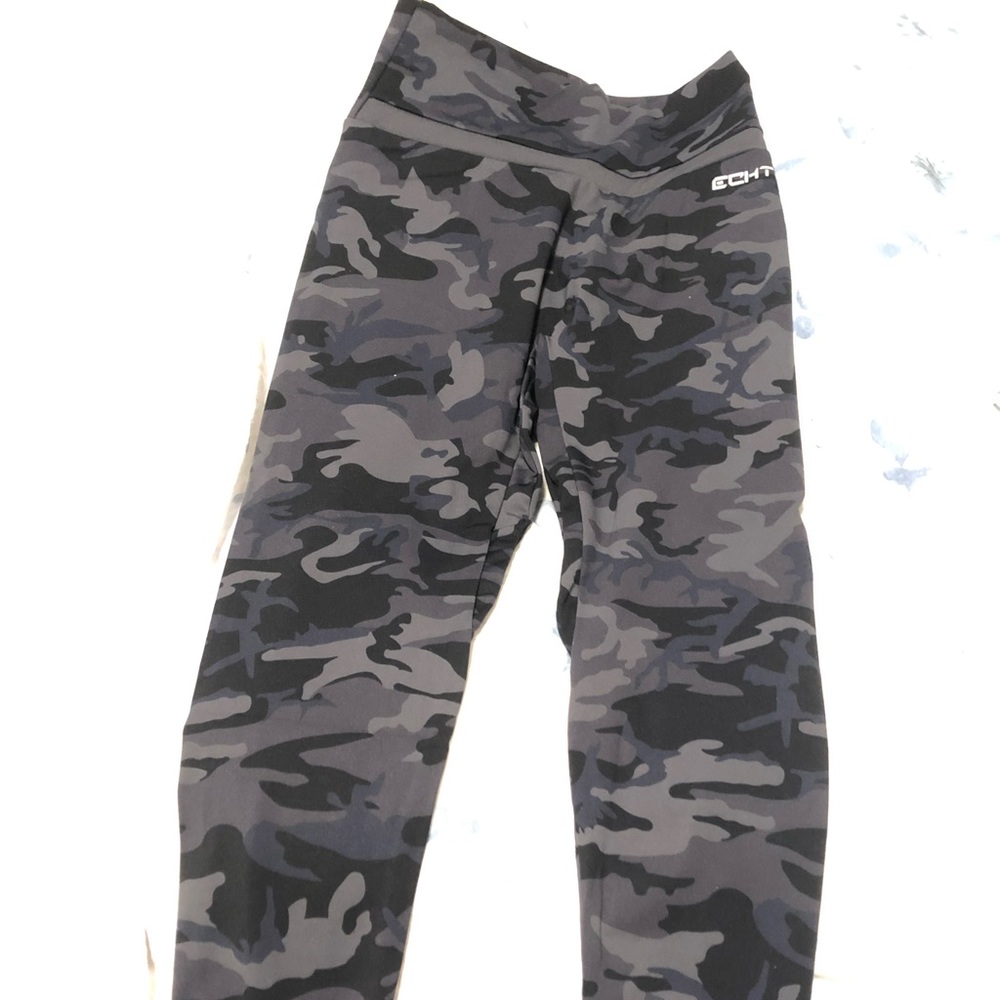NWOT Echt Storm Legging - Black Camo